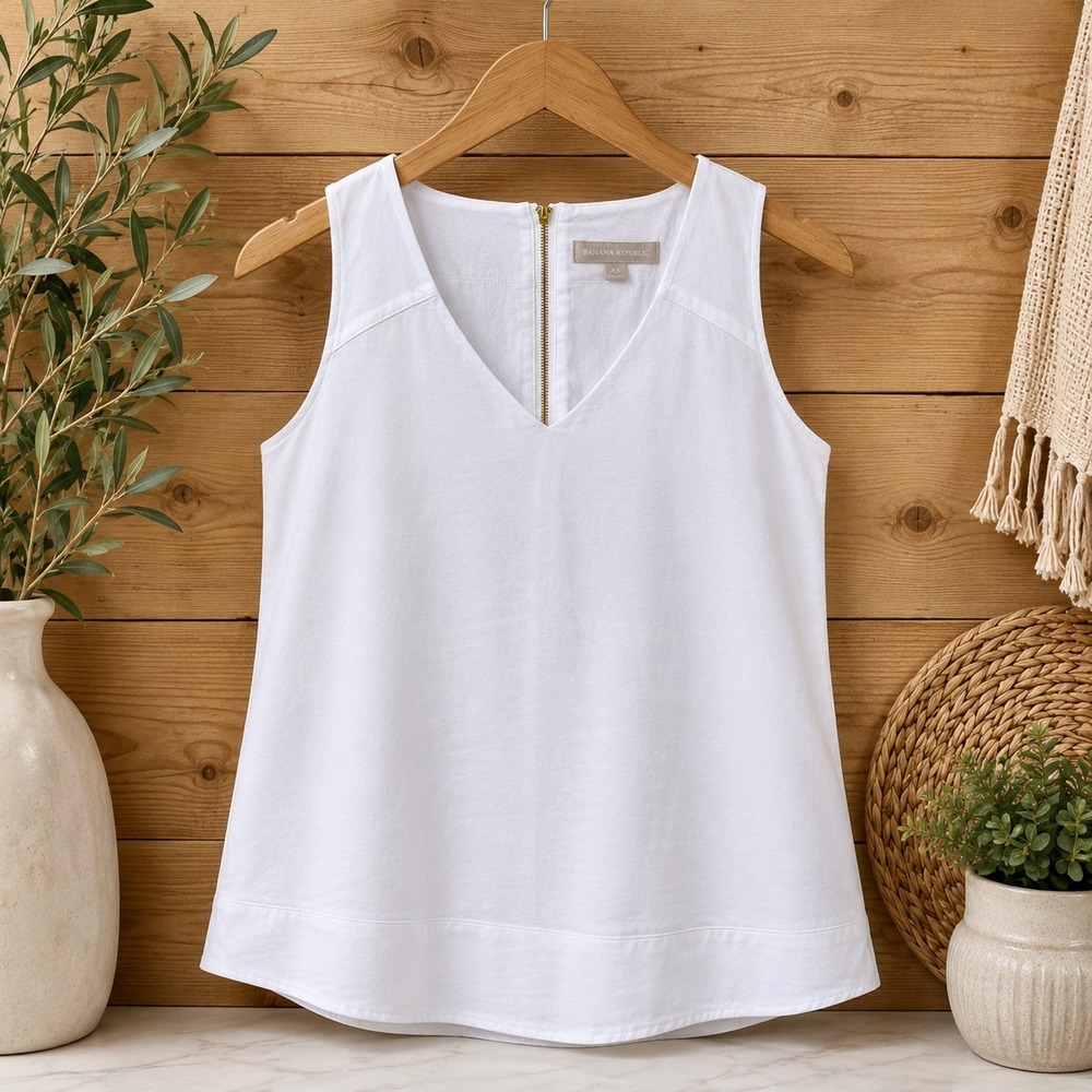Banana Republic White Sleeveless V-Neck Blouse Gold Back Zip Racerback XS